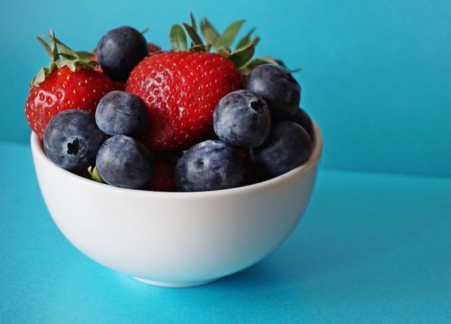 Manfaat buah beri (Foto: Pexels/Suzy Hazelwood)