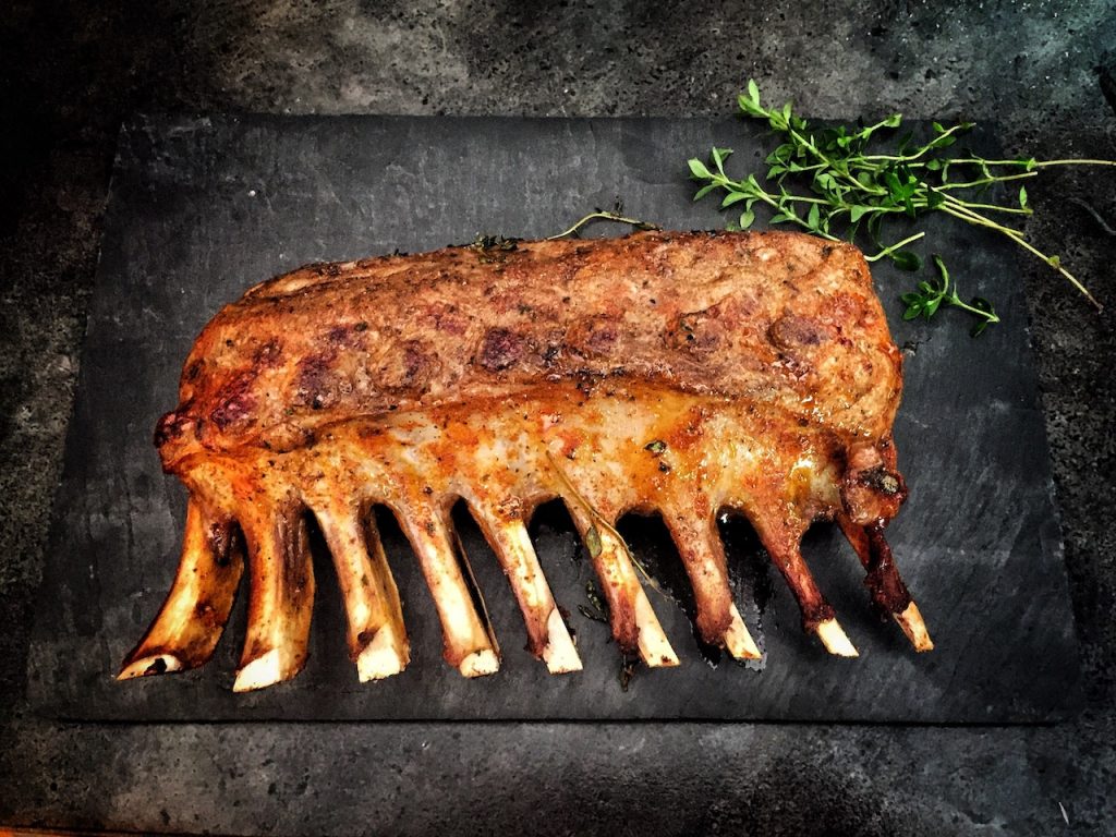 Ilustrasi olahan daging sebagai sumber protein (Foto: Pexels/pascal claivaz)