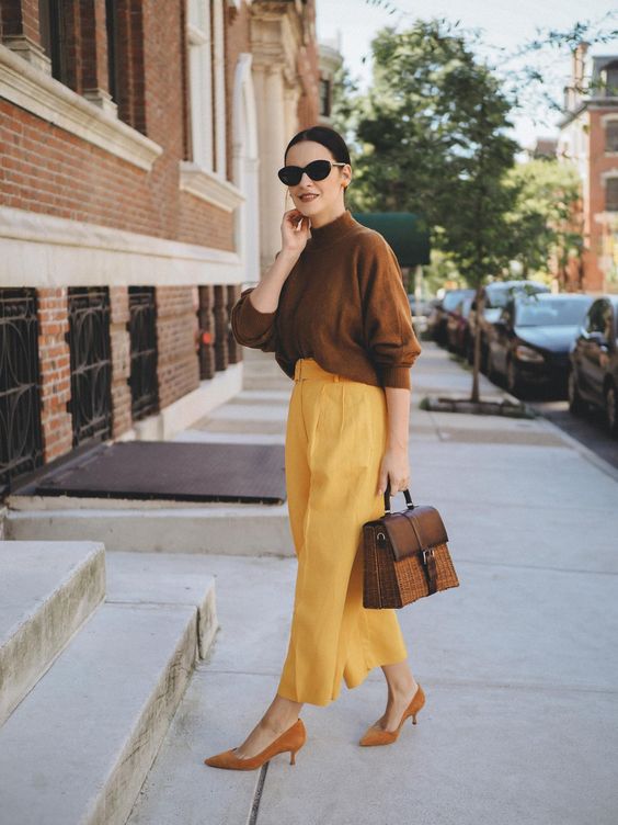 Paduan warna coklat dan kuning (Foto: Pinterest)