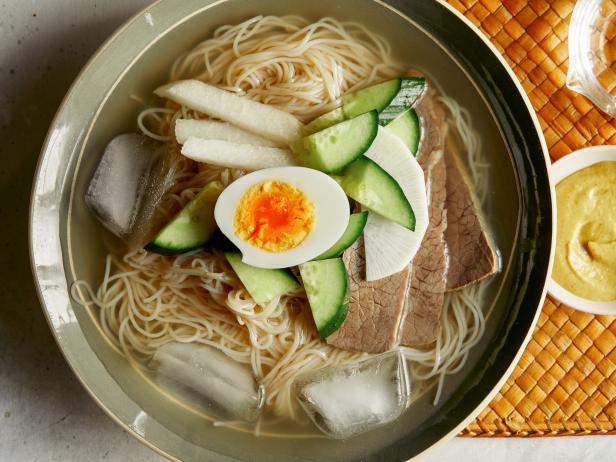 Naengmyeon (Foto: Food Network)