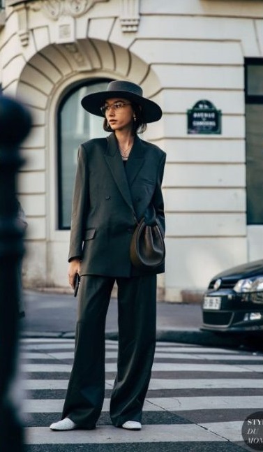 Ragam OOTD dengan kenakan topi (Foto: Pinterest)
