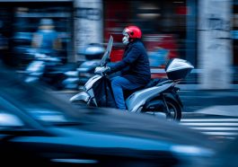 Ilustrasi penggunaan motor matic (Foto: Pixabay/Dudewithcamera)