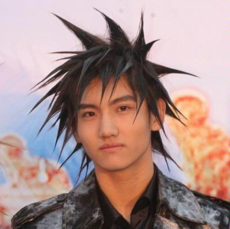 Changmin TVXQ dengan gaya rambut mohawk (Foto: Twitter)