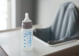 Ilustrasi botol susu bayi (Foto: Pexels/Burst)