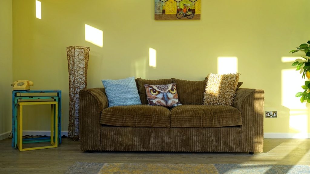Sofa (Foto: Pexels/Mike B)