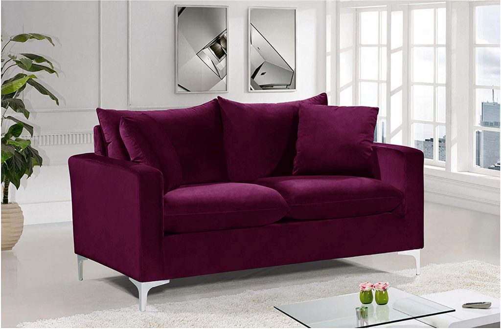 Ilustrasi sofa magenta (Foto: Amazon)