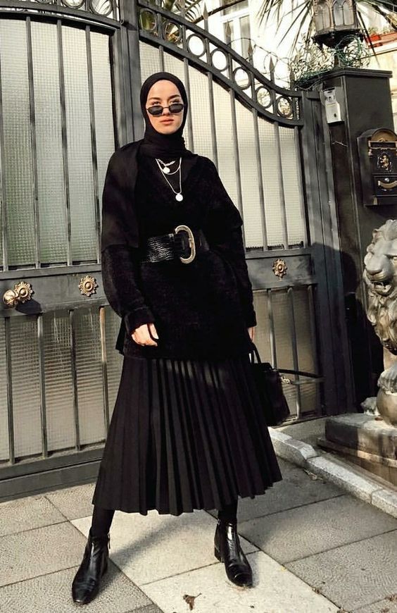 All blak outfit dengan hijab (Foto: Pinterest/mawso3athawa.tumblr.com)