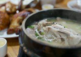 Samgyetang sup ayam khas Korea yang kaya manfaat