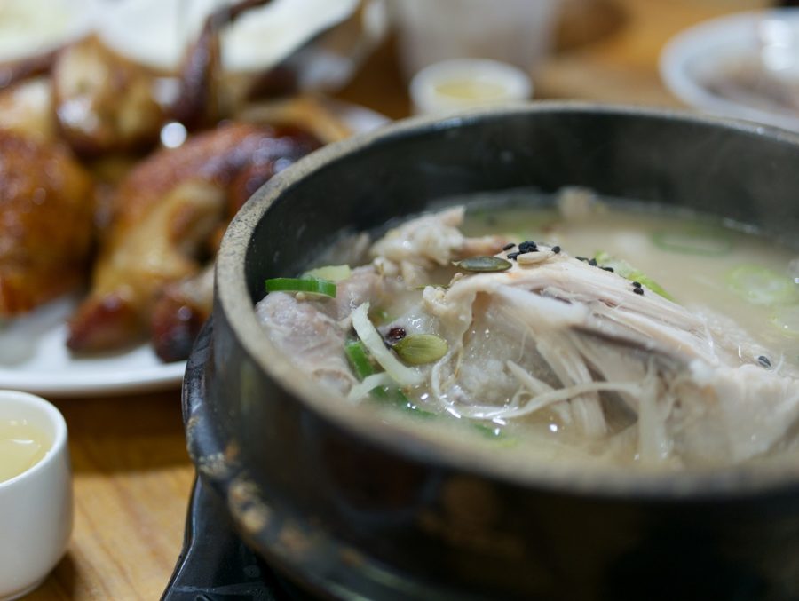 Samgyetang sup ayam khas Korea yang kaya manfaat