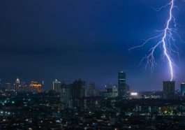 Ilustrasi bentuk petir