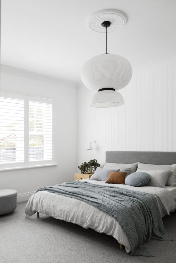 Kombinasi kamar dengan warna abu-abu putih (Foto: Pinterest)