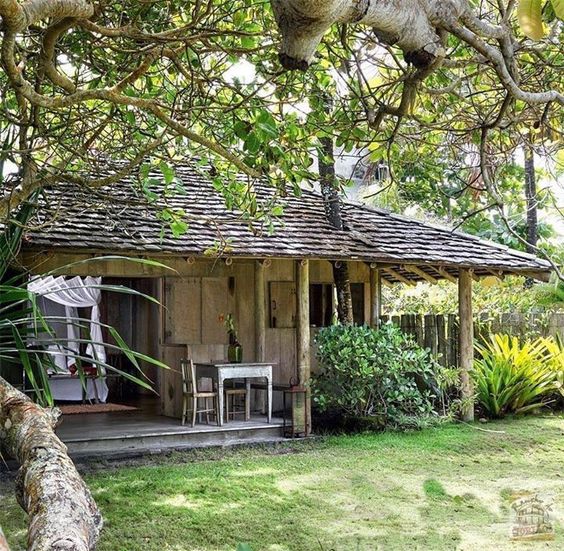 Eksterior rumah kuno yang tetap dipertahankan (Foto: Pinterest)