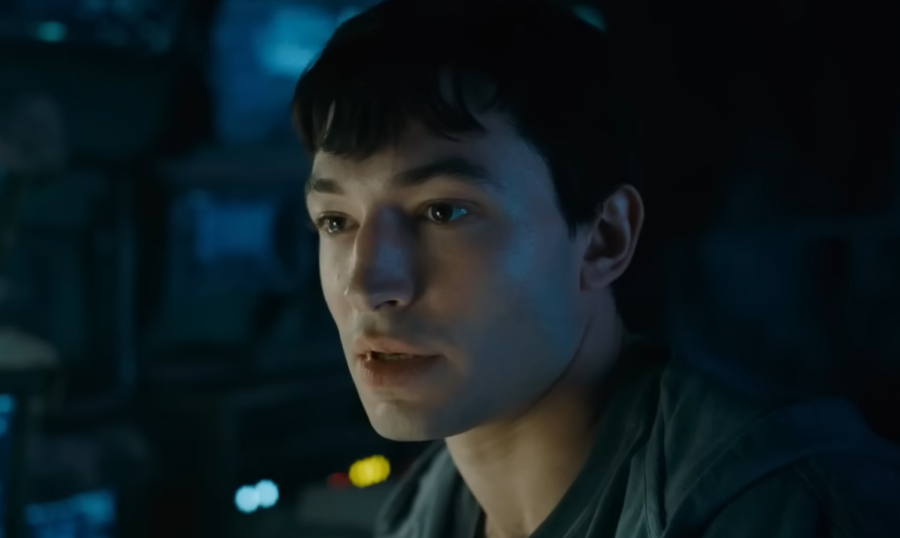 Ezra Miller dalam The Flash (Foto: YouTube)