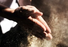 Membantah mitos soal bahan penyusun debu.