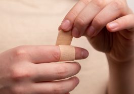 Rasa sakit memiliki manfaat untuk melindungi tubuh kita.