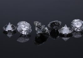 Penemuan batu permata di Inggris berasal dari Romawi Kuno.