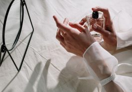 Ini penyebab mengapa kita tidak bisa mencium aroma parfum di tubuh sendiri.