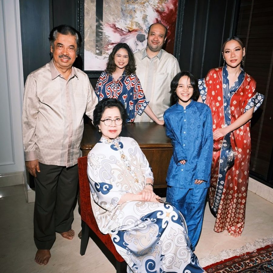 Bunga Citra Lestari dan keluarga (Foto: Instagram)