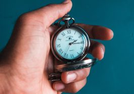 Alasan mengapa waktu terasa lebih cepat saat kita dewasa.