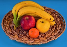 Meletakan buah Apel dekat dengan pisang akan membuatnya cepat matang.