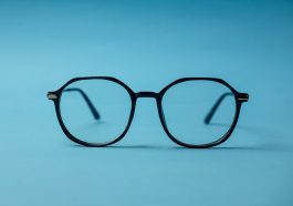 Kacamata tidak akan memperburuk kualitas penglihatan anda.