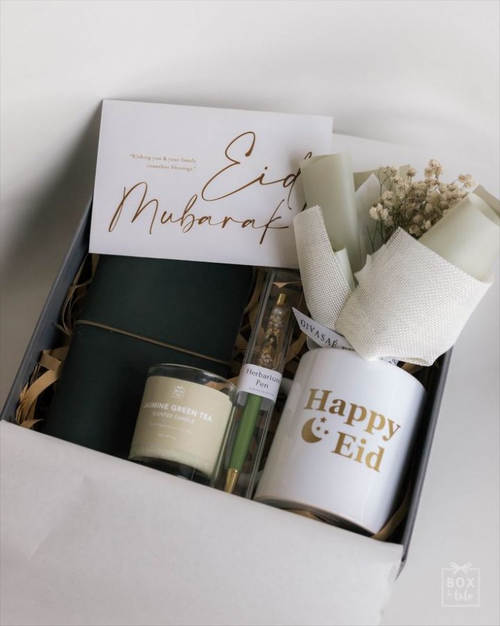 Hampers berisi mug (Foto: Pinterest)