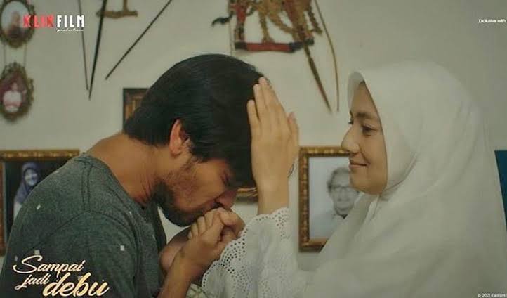 Sampai Jadi Debu (Foto: KlikFilm)