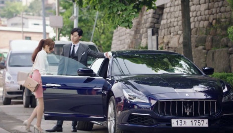 Maserati Ghibli dalam drama What's Wrong With Secretary Kim?