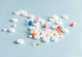 Antibiotik membunuh bakteri baik.