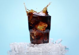 Ilustrasi karbon dioksida pada minuman soda.