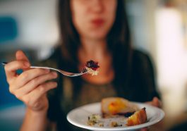 Ilustrasi ngidam makanan.