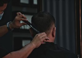 Ilustrasi potong rambut