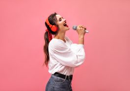 Suara serak setelah berteriak (Freepik)