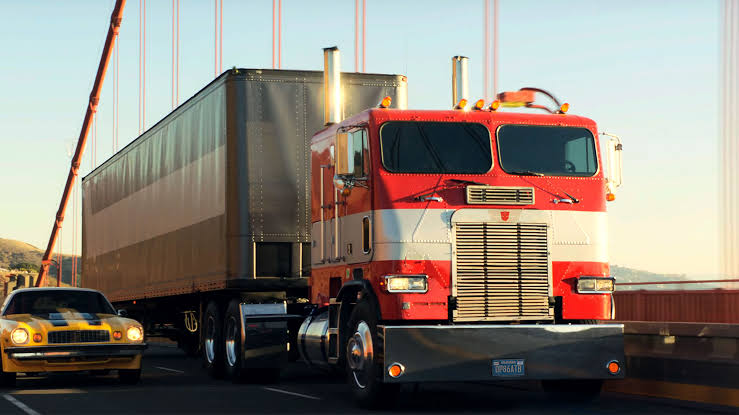 Freightleiner 1987 sebagai Optimus Prime dalam Transformers (Foto: LaptrinhX)