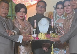 Pertunangan anak Hotman Paris Foto: Instagram/hotmanparisofficial