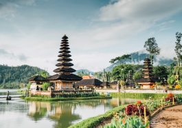 Ilustrasi Pagoda di Bali (Freepik)