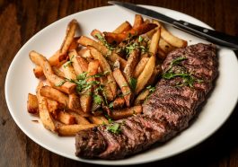 Ilustrasi Steak. Unsplash