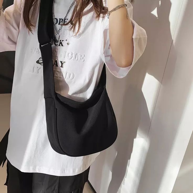 Tas selempang kanvas