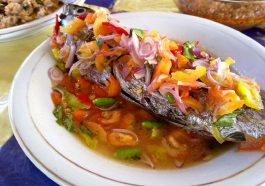 Ikan asap sambal matah