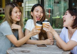 Tertawa. Credit: Freepik