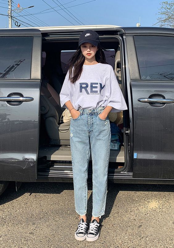 Kaos dan skinny jeans