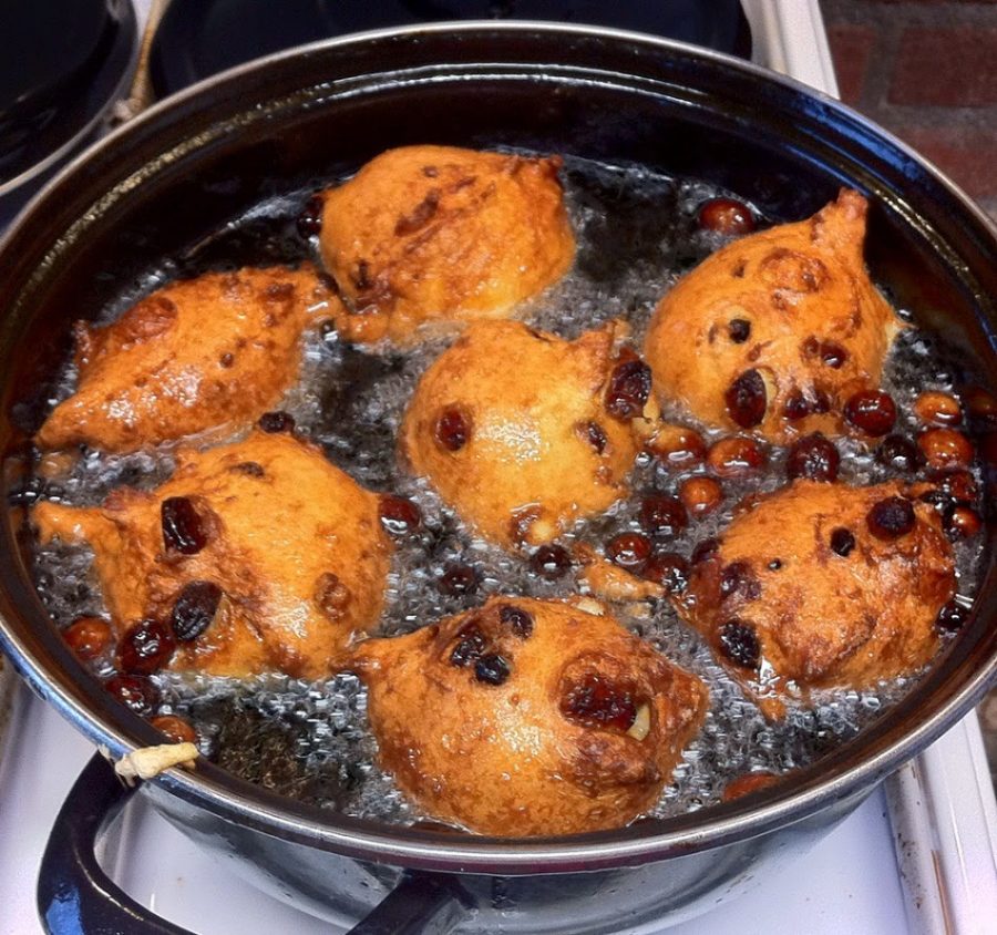 Oliebollen yang digoreng