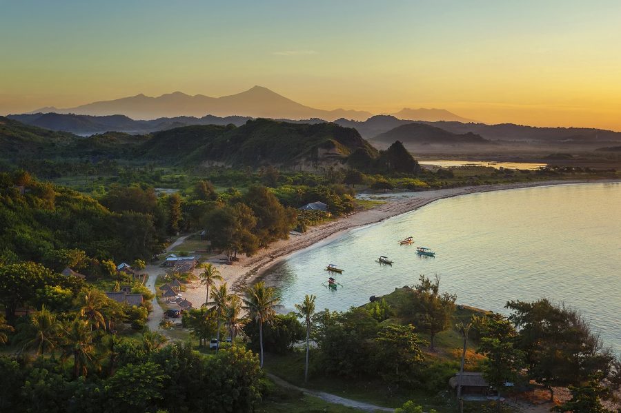 Pantai Kuta Lombok. Credit: Wikimedia Commons