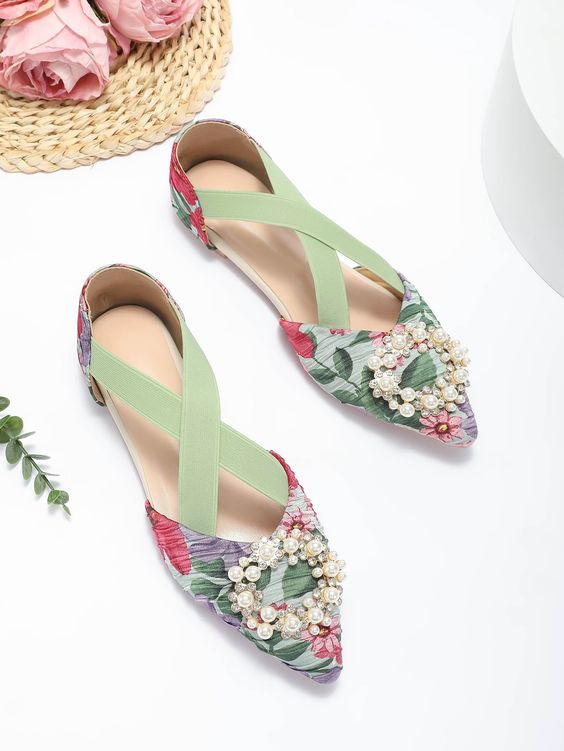 Ballet pumps motif bunga