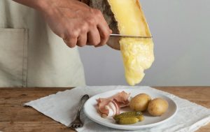 Penyajian keju roclette