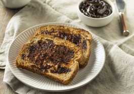 Selai Vegemite. Sumber gambar: Healthline