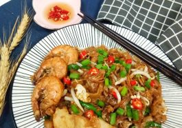 Kway teow atau kwetiau