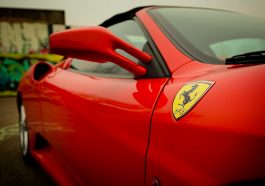logo ferrari
