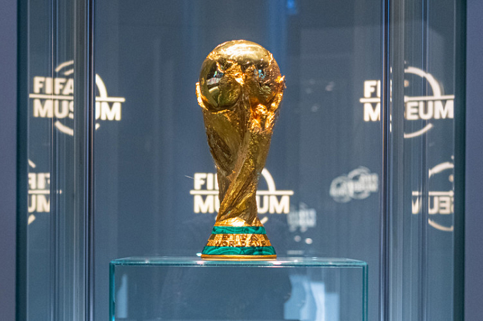 trofi piala dunia