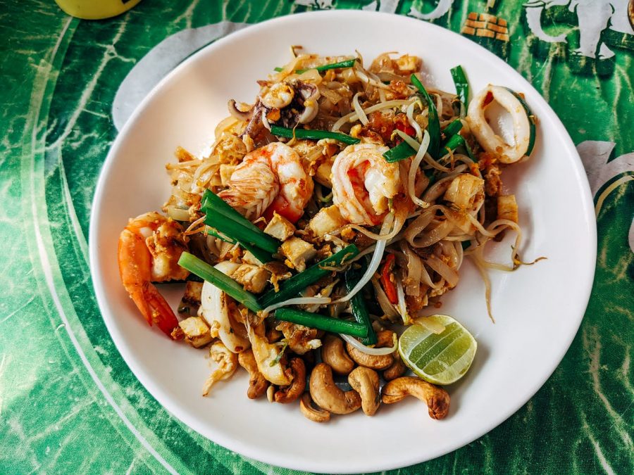 Pad thai, makanan khas Thailand. Foto: Pexels